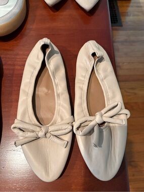 Flattered Women’s Cream Leather Ballet Flats with Knot Bow